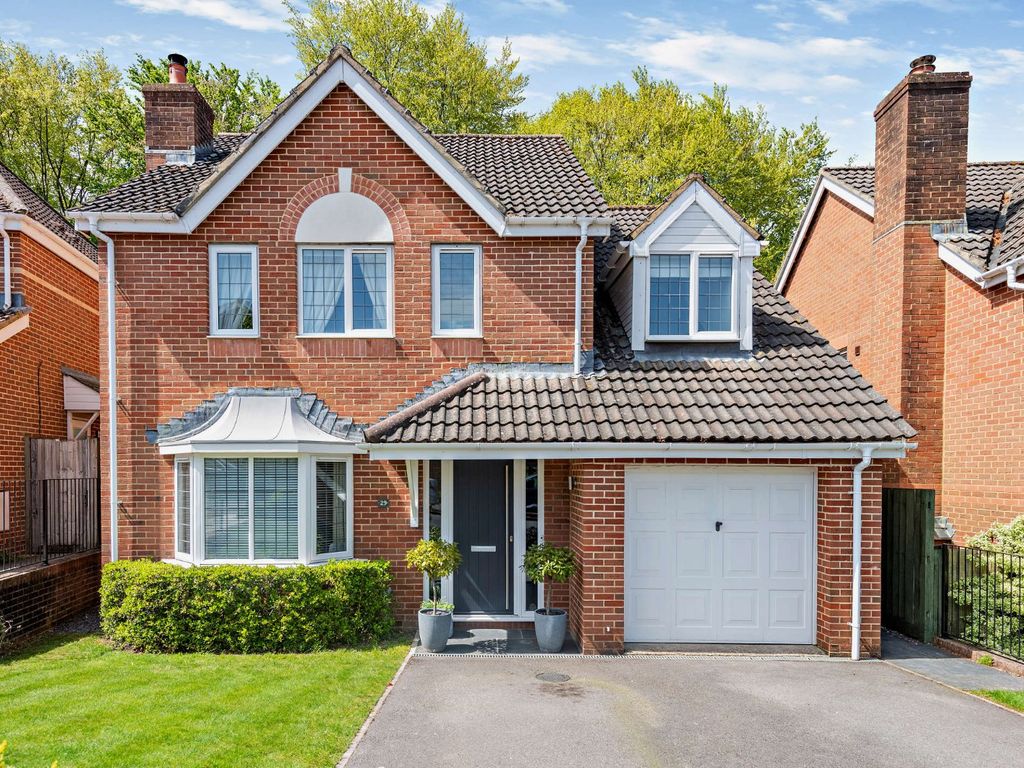 4 bed detached house for sale in Viking Way, Salisbury, Wiltshire SP2