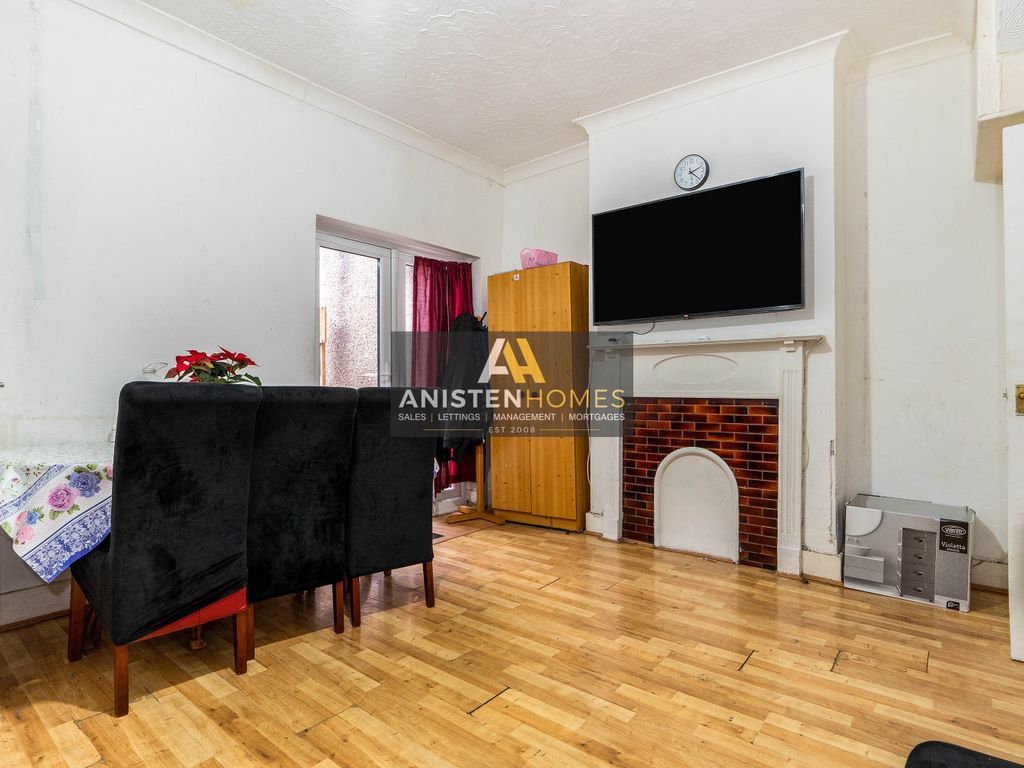 3 bed terraced house for sale in Richmond Road, Ilford IG1, £475,000