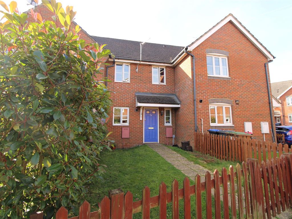 2 bed property for sale in The Haystack, Daventry NN11, £220,000 Zoopla