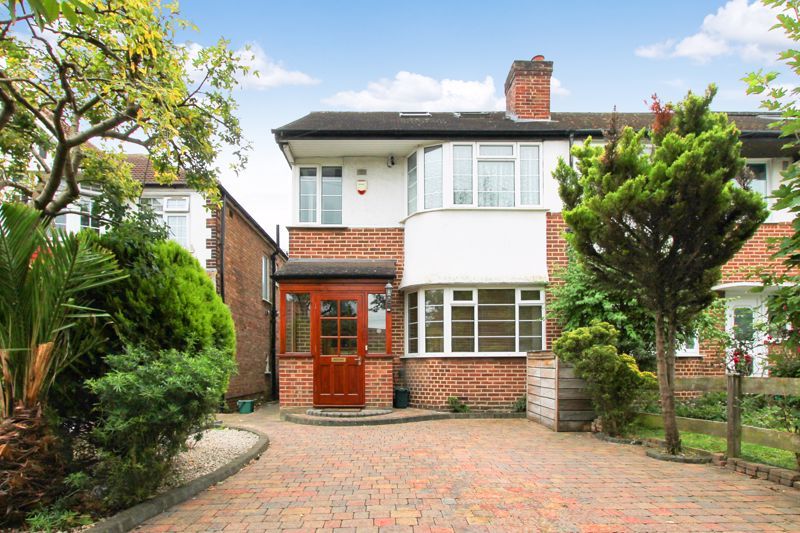 4 bed terraced house for sale in Millet Road, Greenford UB6 Zoopla