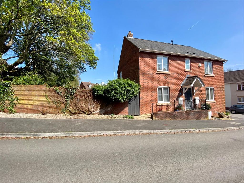 4 bed semidetached house for sale in Bigstone Meadow, Tutshill