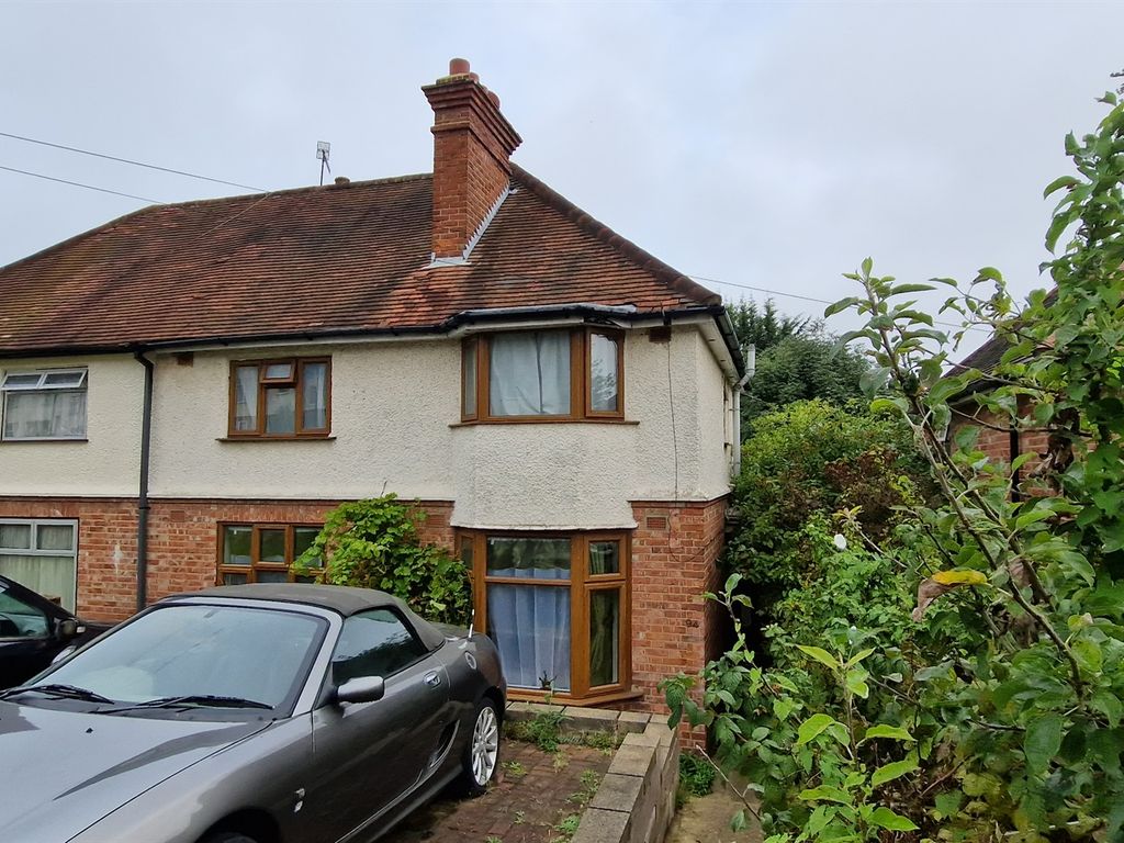 3 bed semidetached house for sale in Suffield Road, High HP11