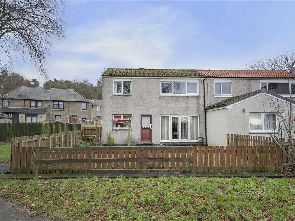 3 bed end terrace house for sale in Forest Place, Townhill, Dunfermline