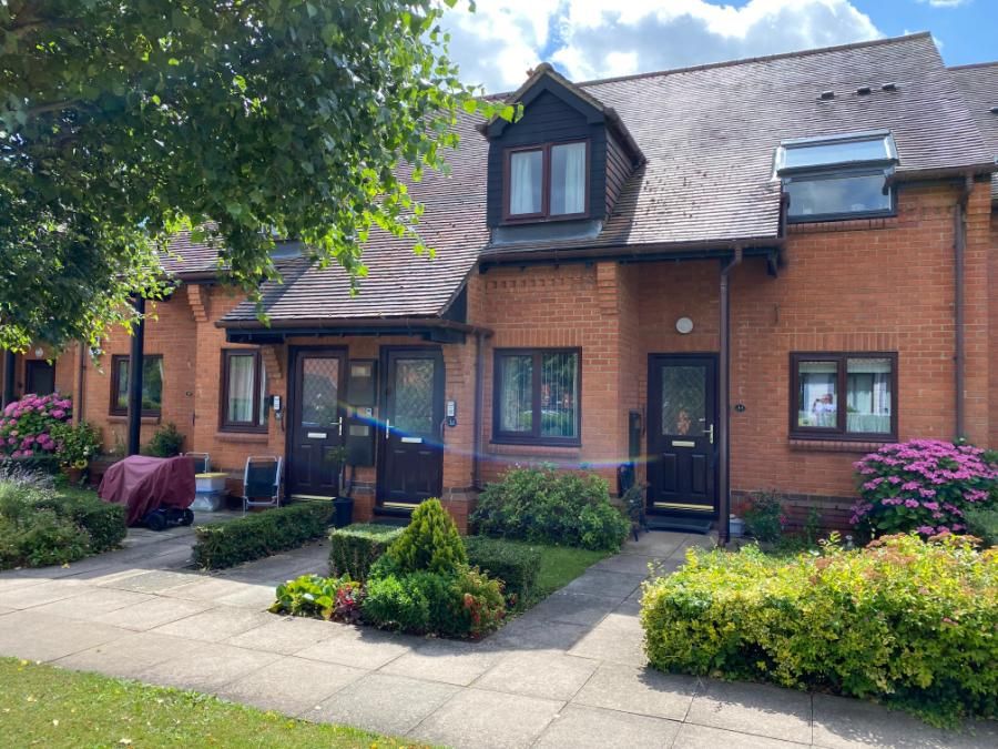 2 bed flat for sale in Fegans Court, Stony Stratford, Milton Keynes