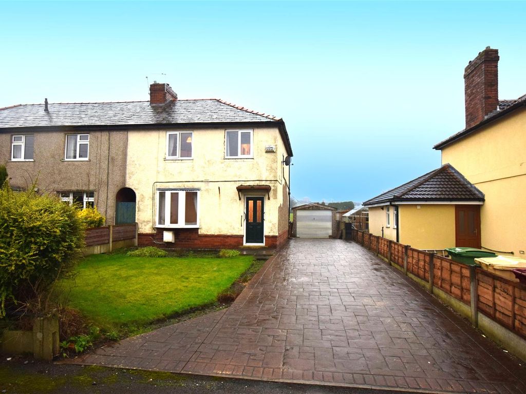 3 bed semidetached house for sale in Snydale Close, Westhoughton