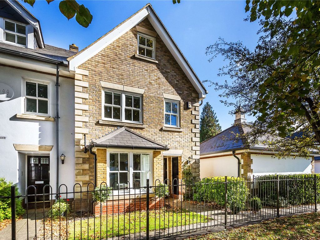 5 bed end terrace house for sale in Burlington Place, Reigate, Surrey