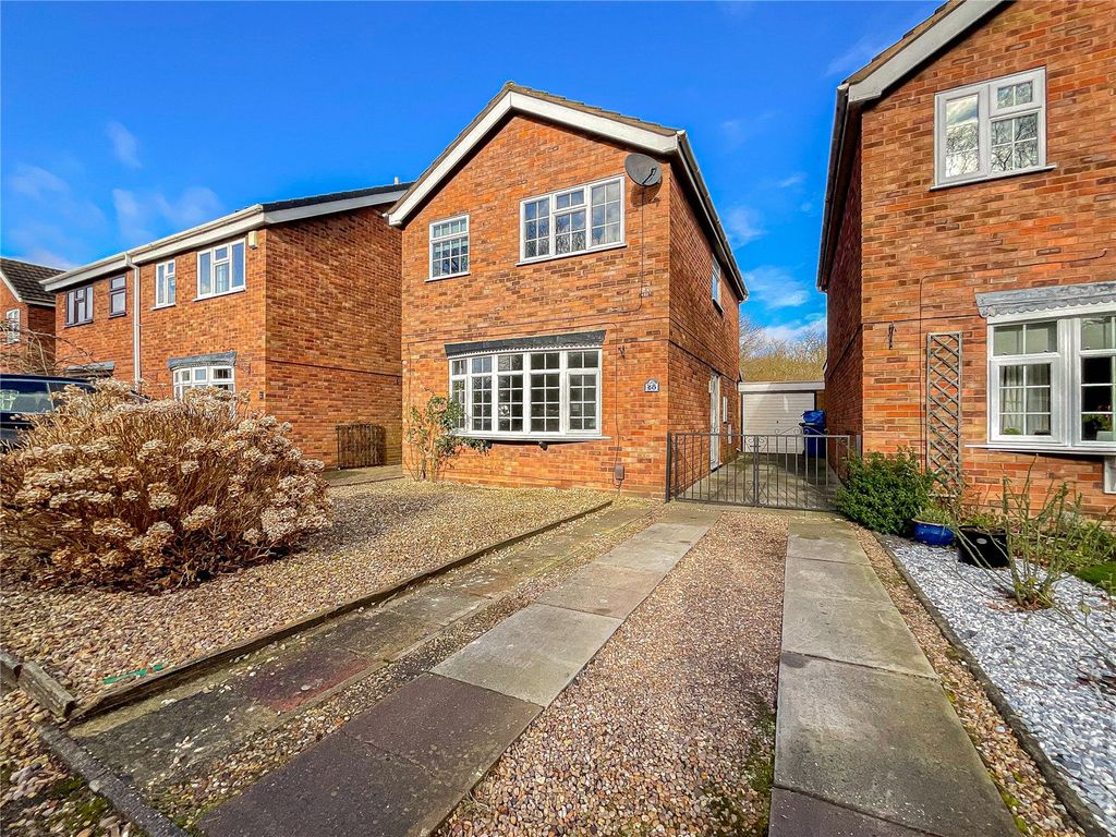 3 bed detached house for sale in Aitken Close, Tamworth, Staffordshire