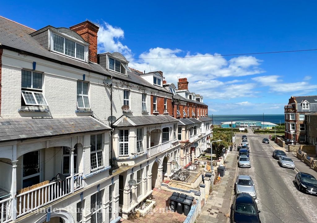 1 bed flat for sale in Surrey Road, Cliftonville, Margate CT9 Zoopla