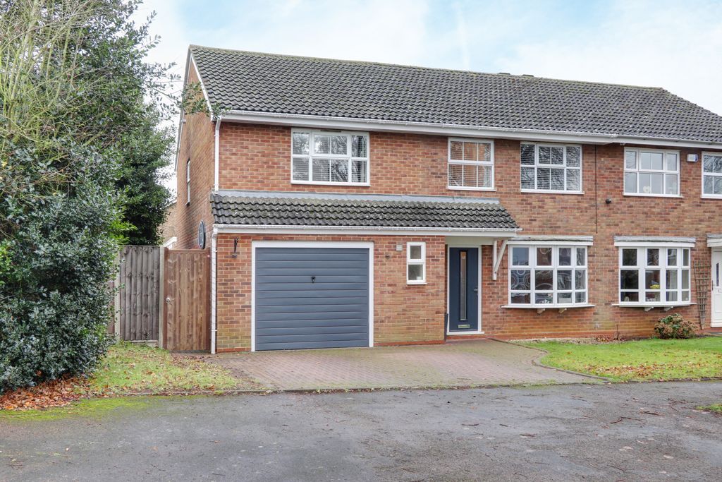 5 bed semidetached house for sale in Honey Holme, Brixworth