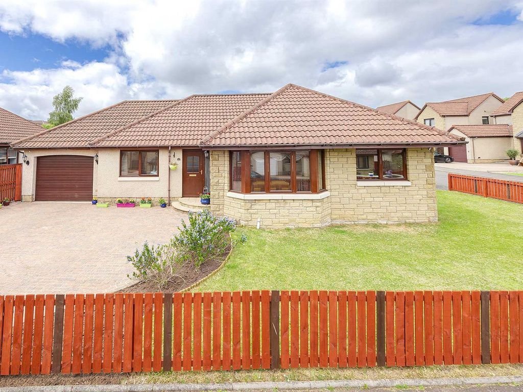 3 bed detached bungalow for sale in Deanburn Gardens, Seafield