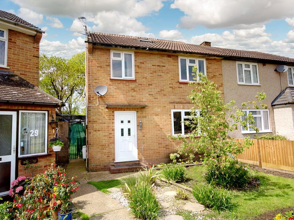 3 bed semidetached house for sale in Meadfield, Edgware HA8 Zoopla