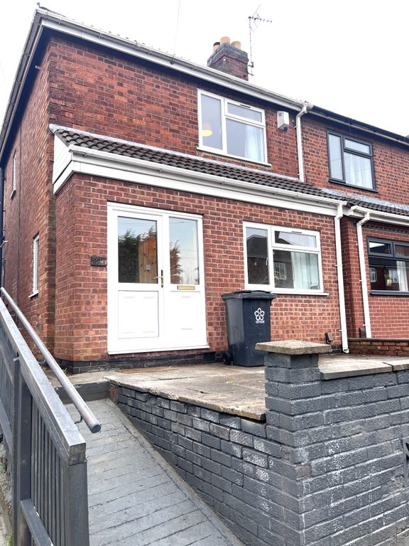 2 bed semidetached house to rent in Roydene Crescent, Leicester LE4, £