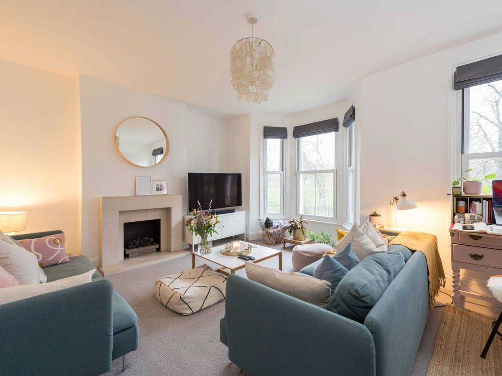 2 bed flat to rent in Norwood Road, Herne Hill SE24, £2,400 pcm Zoopla