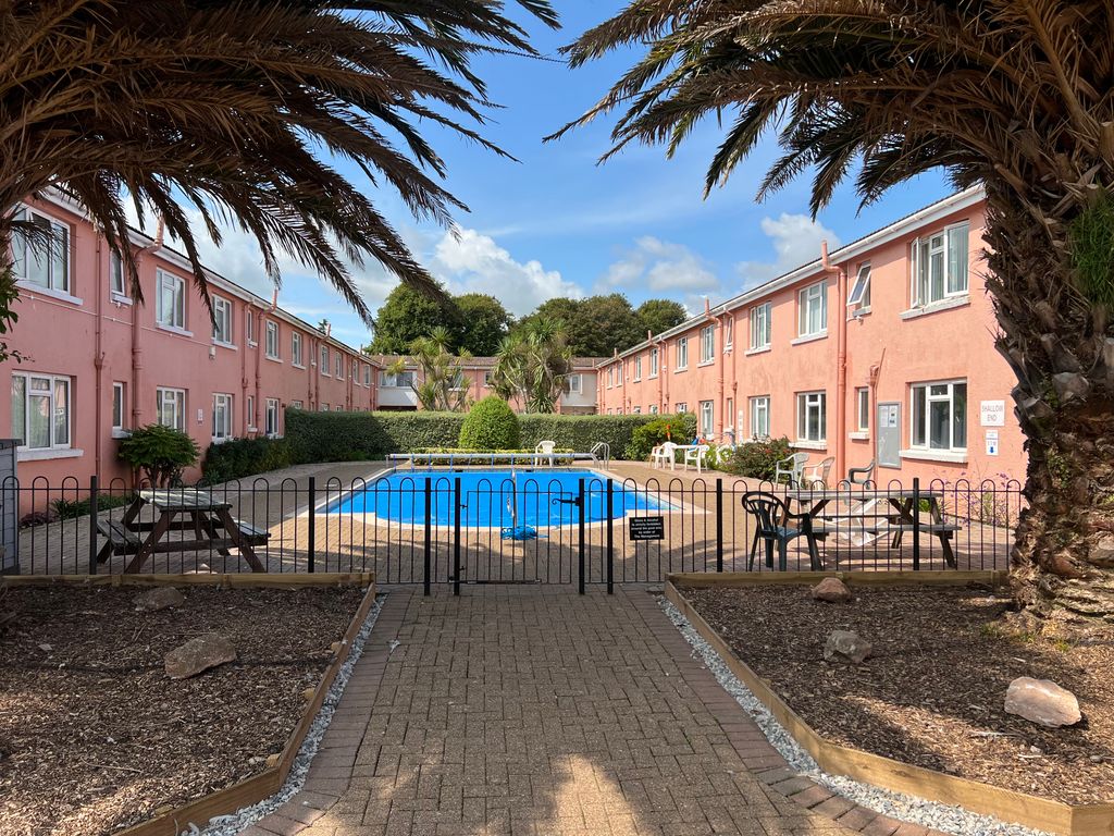 1 bed flat to rent in Esplanade Road, Paignton TQ4, £700 pcm Zoopla