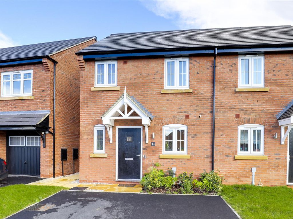 3 bed semidetached house for sale in Craner Road, Castle Donington
