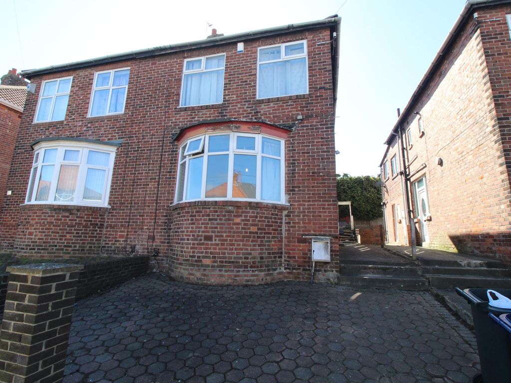 3 bed semidetached house for sale in Hadrian Road, Fenham, Newcastle