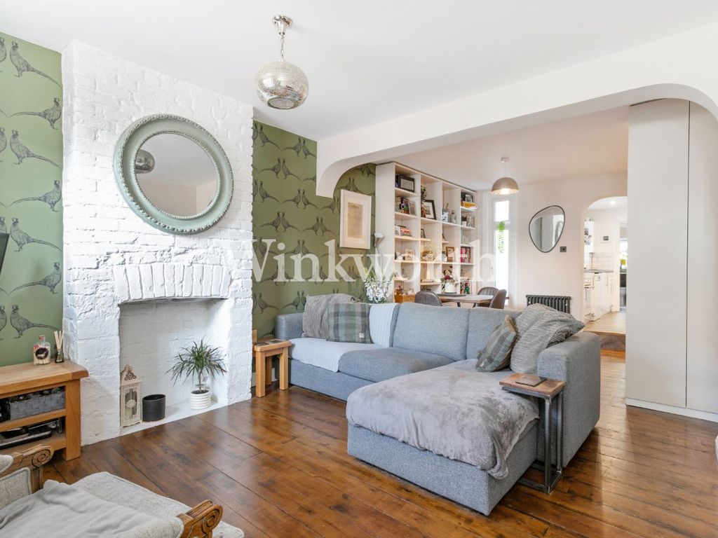 2 bed terraced house for sale in Highfield Road, London N21, £525,000