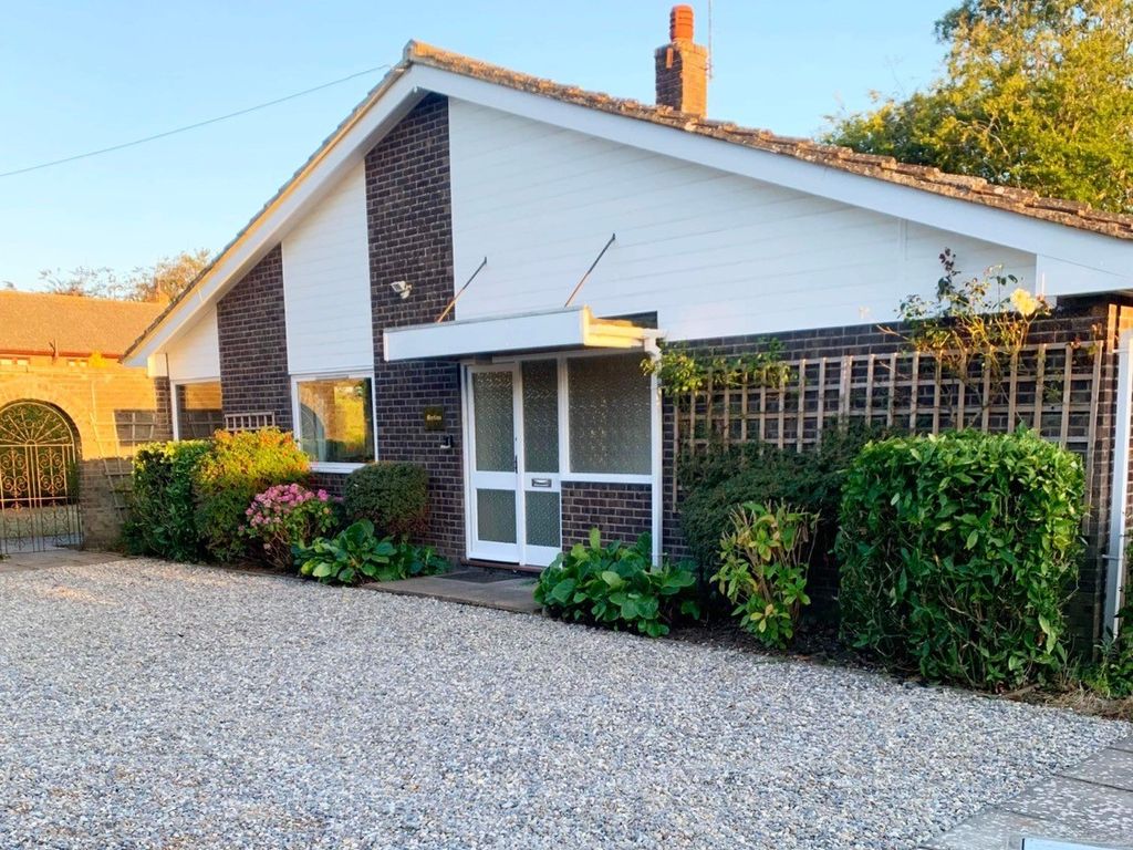 2 bed detached bungalow for sale in Winterton Road, Hemsby, Great