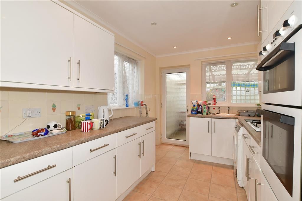 2 bed detached bungalow for sale in Old Green Road, Broadstairs, Kent