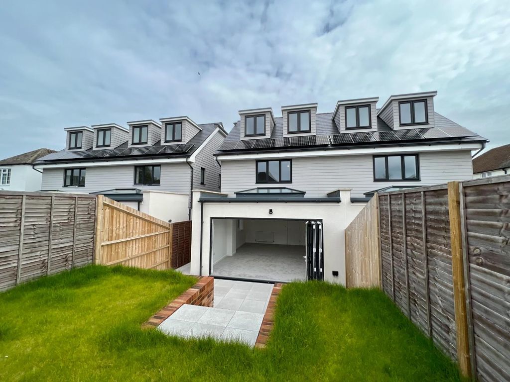 New home, 4 bed semidetached house for sale in Bapchild, Sittingbourne