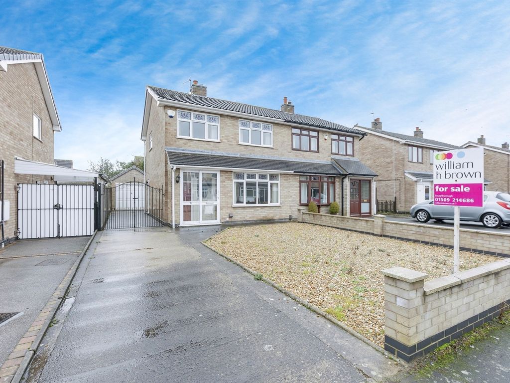 3 bed semidetached house for sale in Howard Close, Loughborough LE11