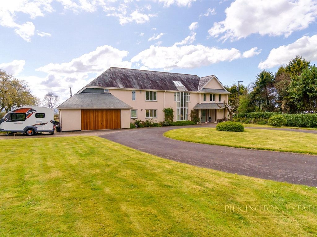 4 bed country house for sale in Buckland Monachorum, Yelverton PL20, £