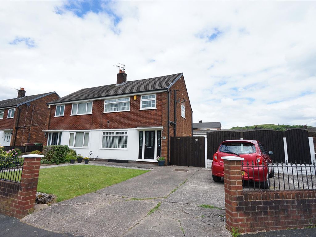 3 bed semidetached house for sale in Broadstone Road, Harwood, Bolton