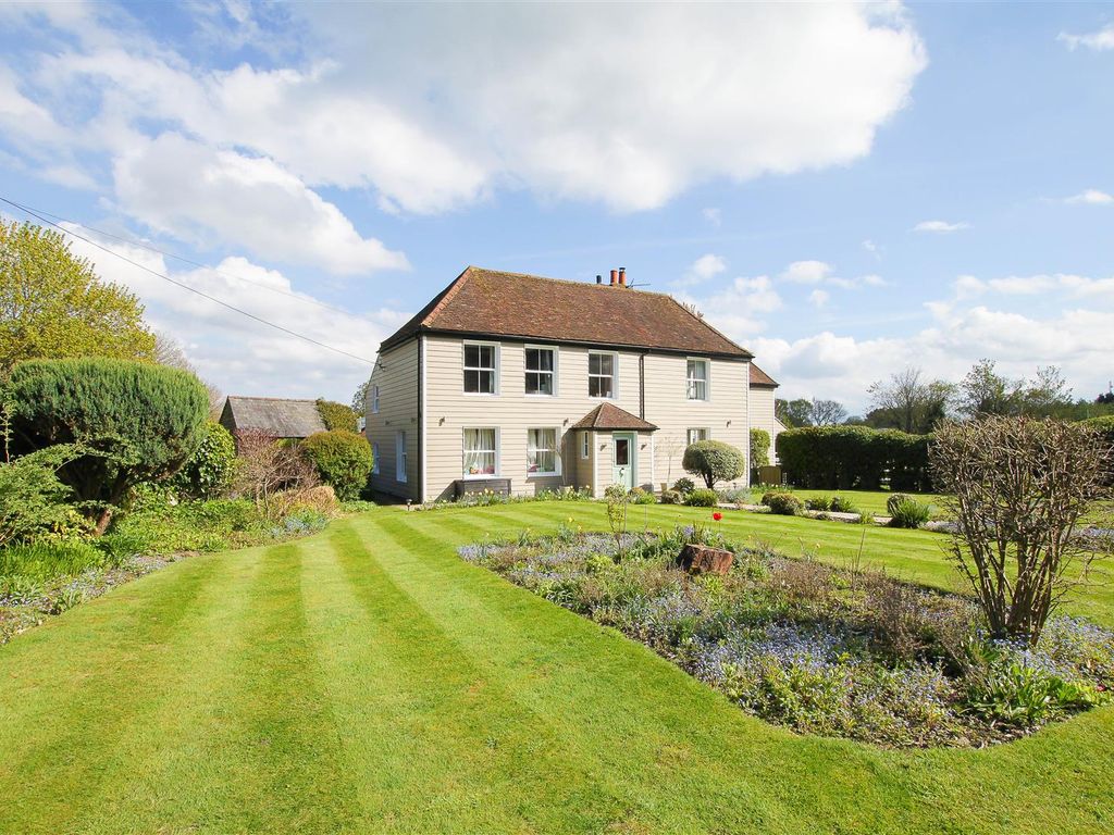 5 bed detached house for sale in Frog Street, Kelvedon Hatch, Brentwood