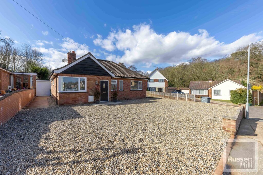 4 bed detached bungalow for sale in St Andrews Avenue, Thorpe St Andrew