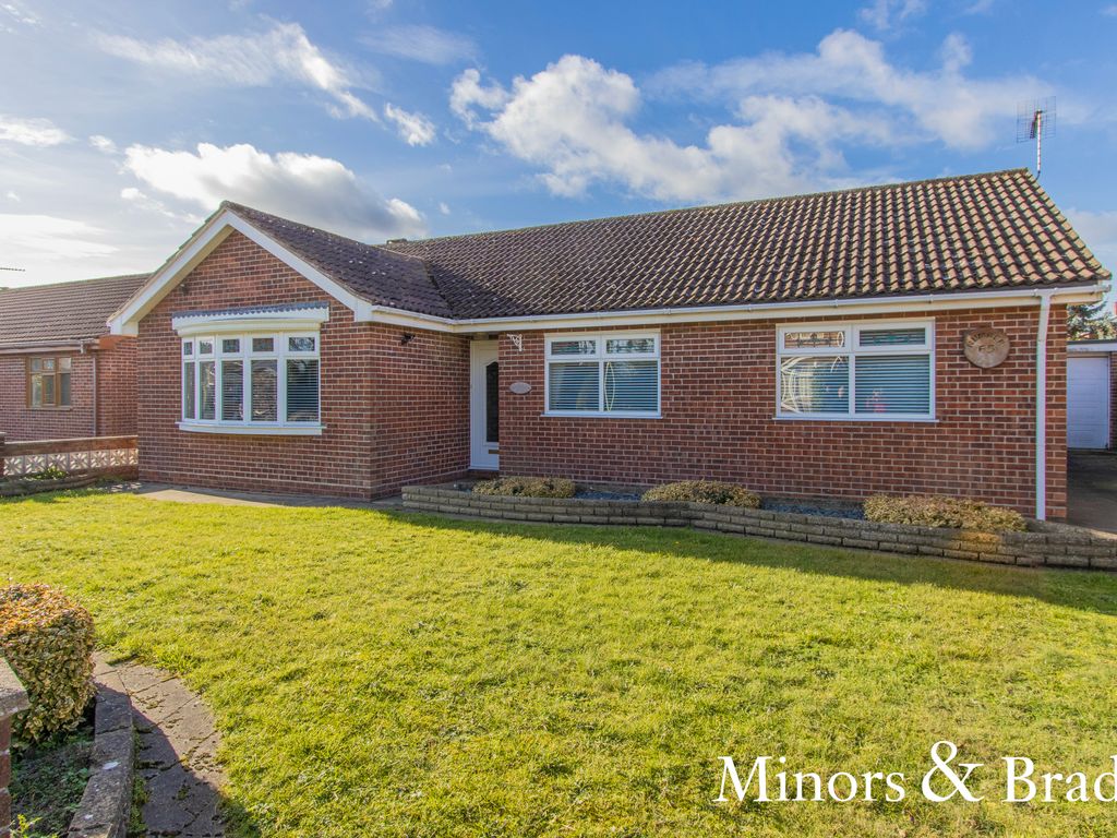 3 bed detached bungalow for sale in Beeching Drive, Gunton, Lowestoft NR32 Zoopla