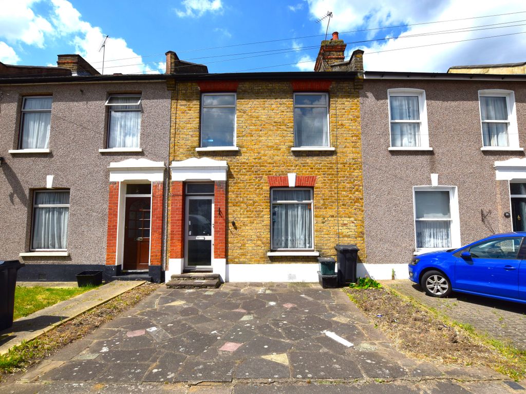 3 bed terraced house for sale in Guildford Road, Ilford IG3, £425,000
