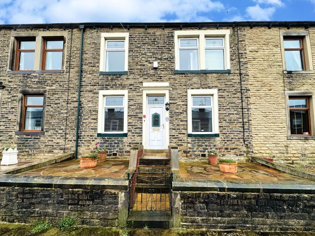 3 bed terraced house for sale in Charles Street, Colne BB8, £160,000