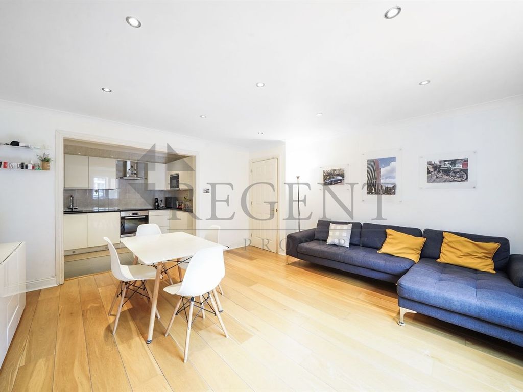 3 bed flat to rent in Central Tower, Vauxhall Bridge Road SW1V, £4,300