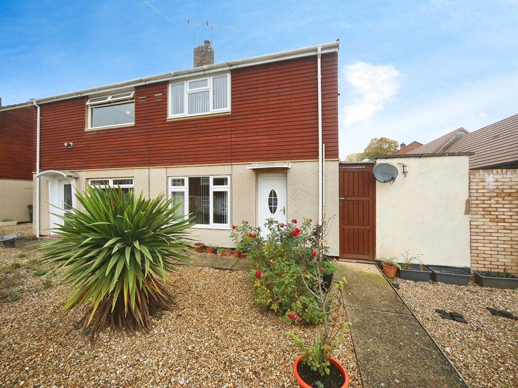 2 bed semidetached house for sale in Ludlow Avenue, Taunton TA2, £