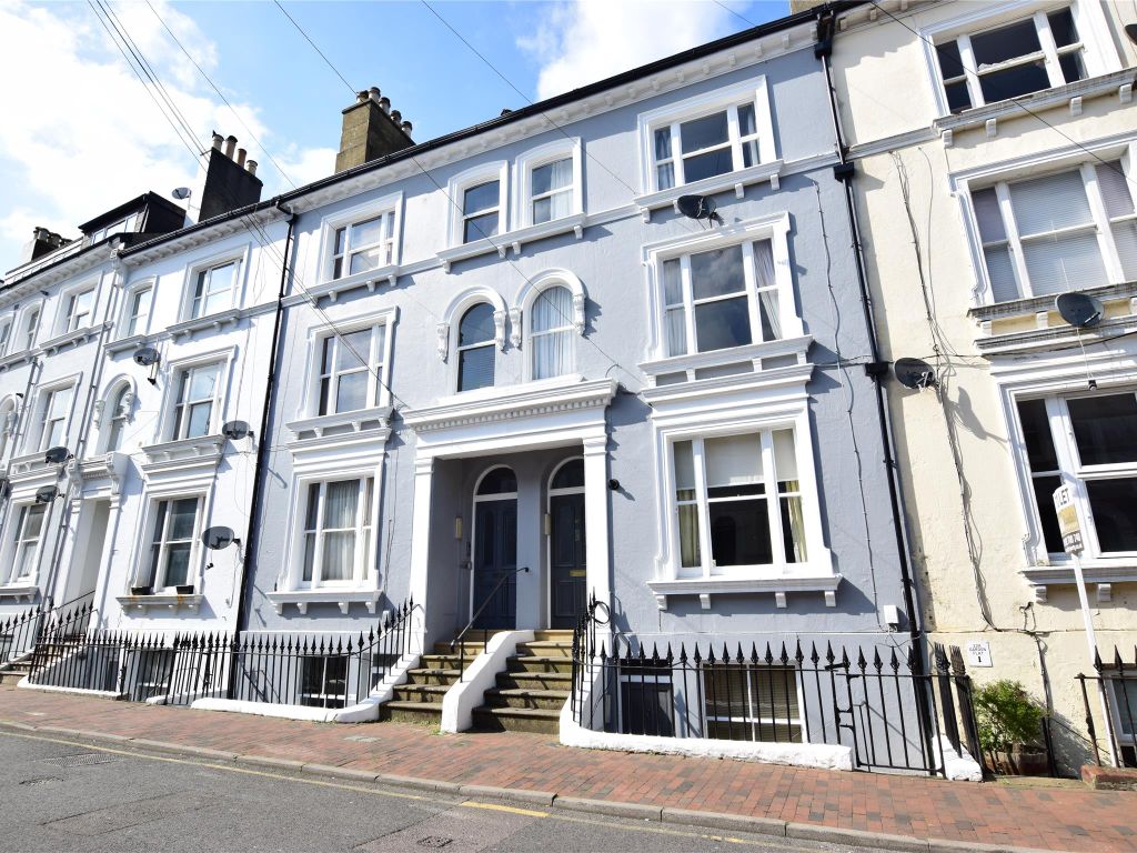 1 bed flat to rent in Dudley Road, Tunbridge Wells, Kent TN1, £1,000