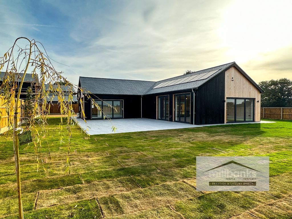 New home, 3 bed detached bungalow for sale in Off Hingham Road, Great