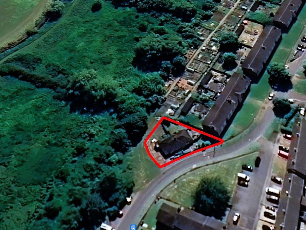 Land for sale in Queens Road, Tewkesbury GL20, £140,000 Zoopla