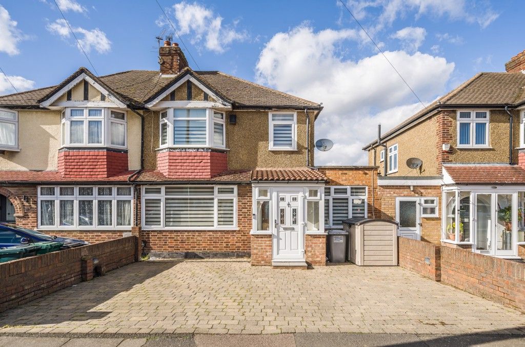 4 bed semidetached house for sale in Jubilee Drive, Ruislip, Middlesex