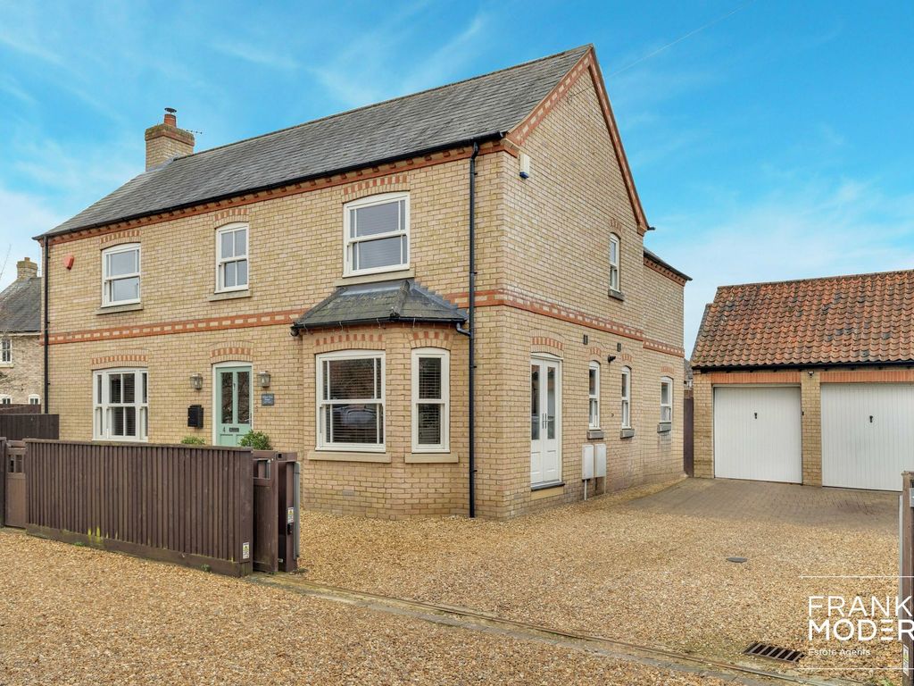 4 bed detached house for sale in The Retreat, Sawtry PE28, £600,000