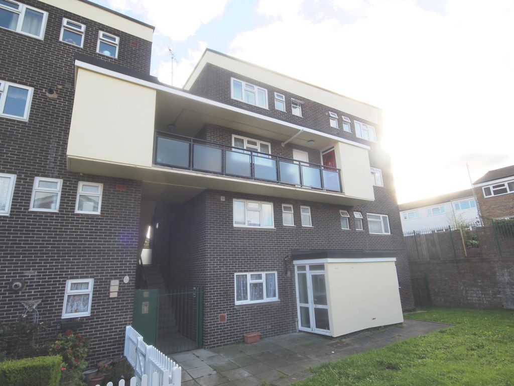 3 bed to rent in Shipwrights Avenue, Chatham ME4 Zoopla