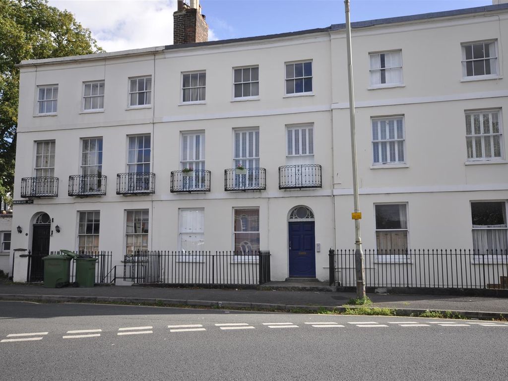 1 bed flat to rent in Berkeley Street, Cheltenham GL52, £895 pcm Zoopla