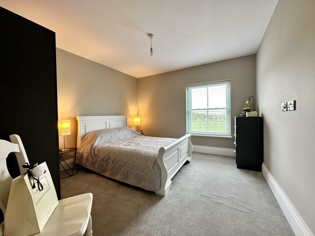 2 bed flat to rent in Flat 16 Riverview, 11 Windrush Heights, Near