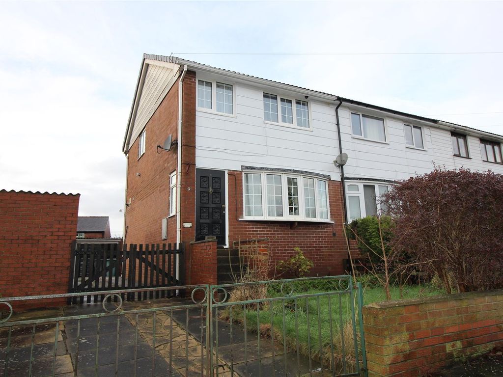 3 bed town house for sale in Dudley Avenue, Birstall, Batley WF17, £