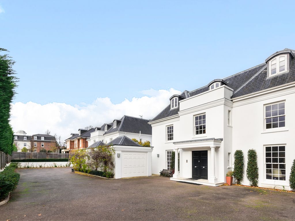 6 bed detached house for sale in Whitestone Close, Hadley Wood, Herts