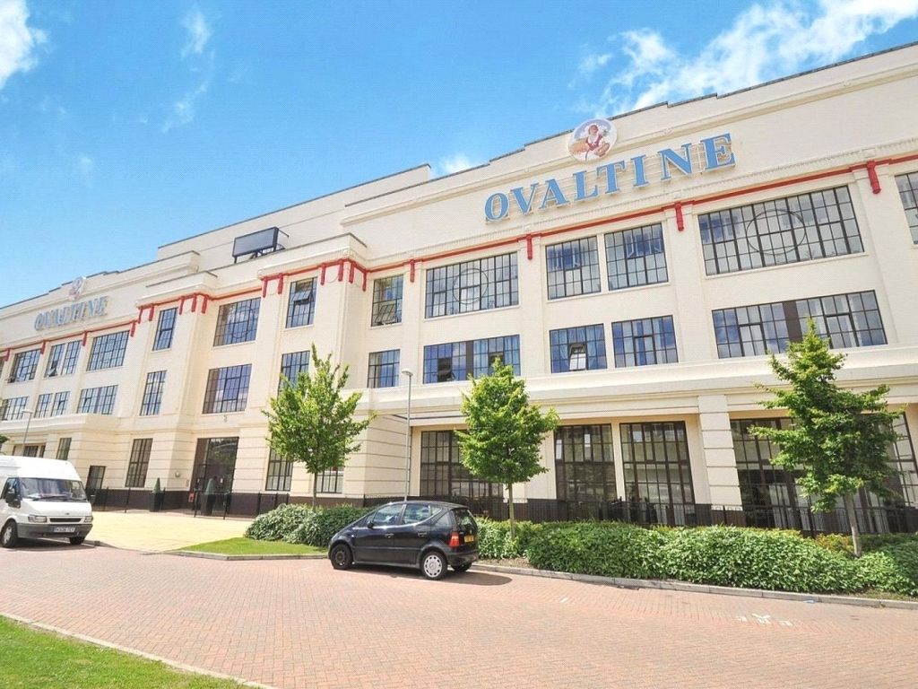 1 bed flat to rent in Ovaltine Drive, Kings Langley, Hertfordshire WD4, £1,250 pcm Zoopla