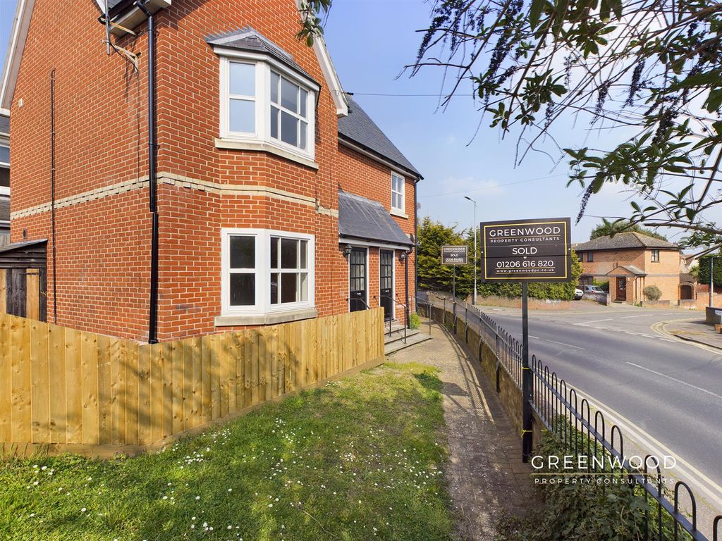 2 bed semidetached house to rent in Bourne Road, Colchester CO2, £