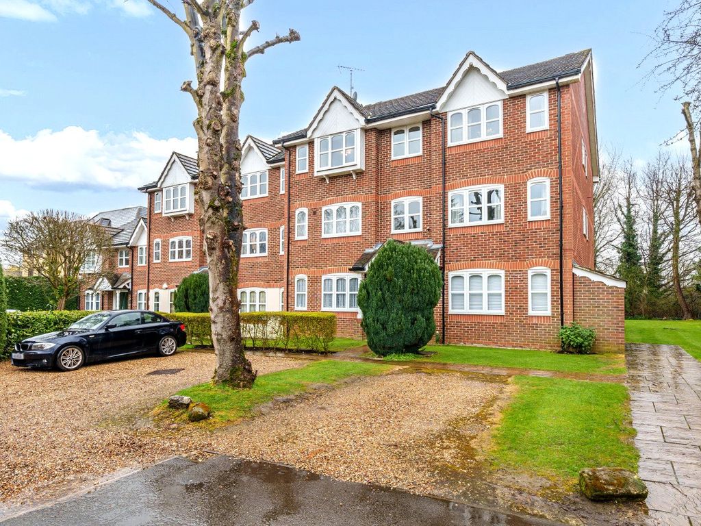 2 bed flat for sale in Foxlands Close, Leavesden, Watford