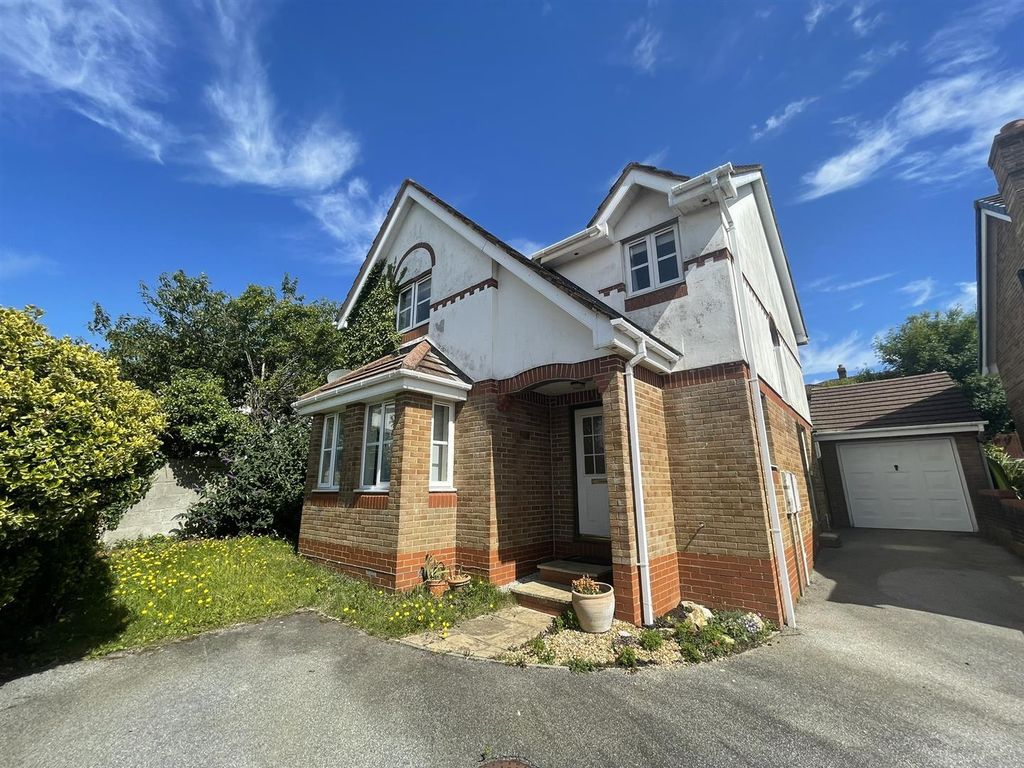 4 bed detached house for sale in Penmere Drive, Newquay TR7, £400,000