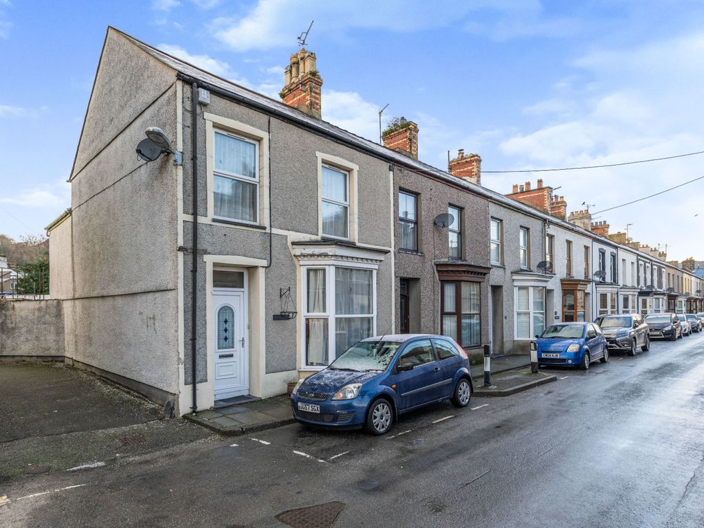 3 bed end terrace house for sale in Madoc Street, Porthmadog, Gwynedd
