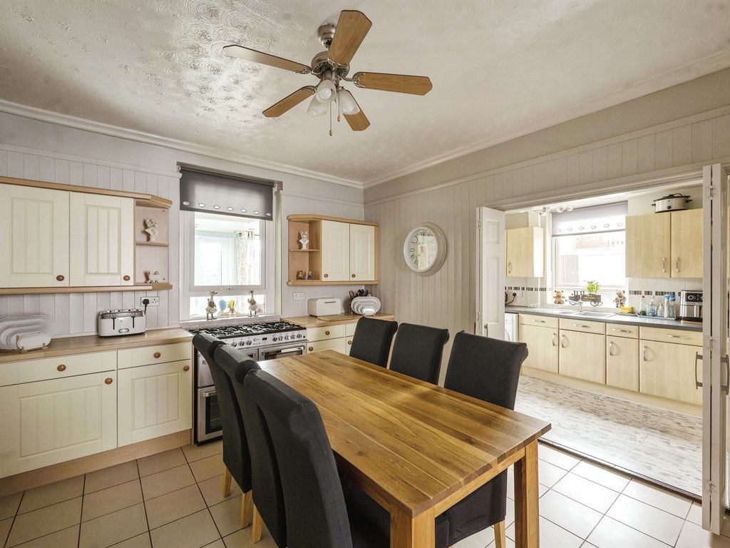3 bed detached house for sale in Athelstane Road, Conisbrough
